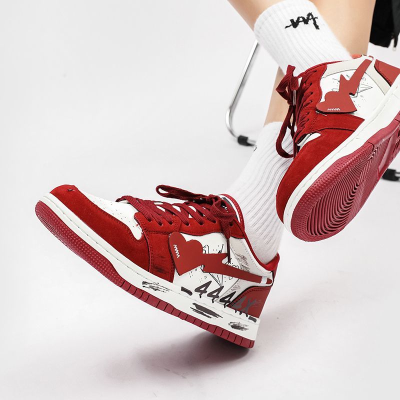 love heart lows - red, detail
